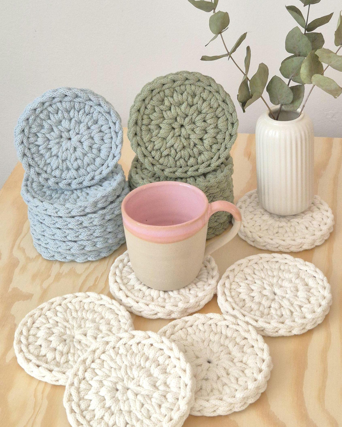 Runder Häkel-Untersetzer aus Baumwollkordel, 11 cm