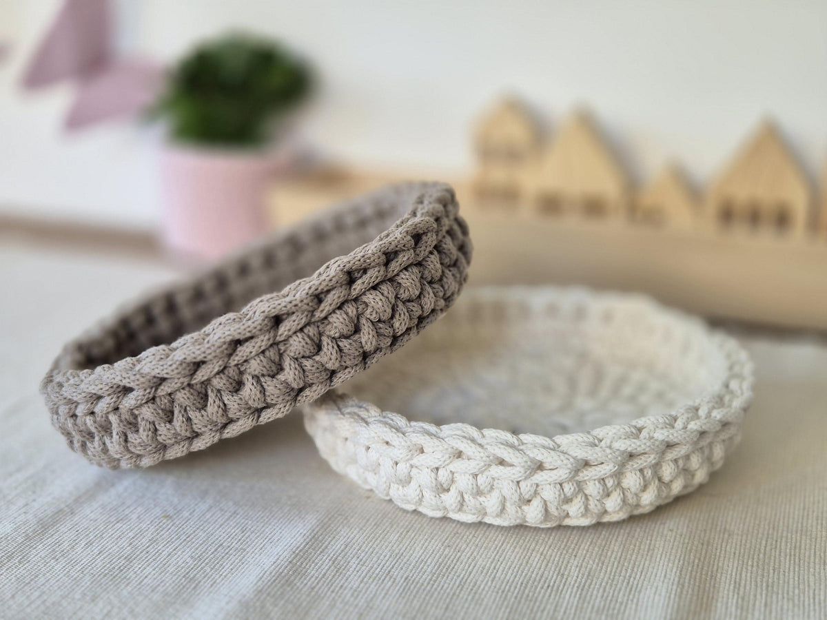 Gehäkelte Baumwollschale mit Flechtrand, 17 cm
