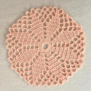 Rundes Häkeldeckchen aus Baumwolle in Pastellfarben mit 24 cm Durchmesser