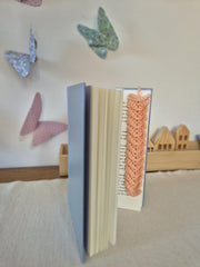 Gehäkeltes Baumwoll-Lesezeichen mit Quaste, etwa 3 × 27 cm groß