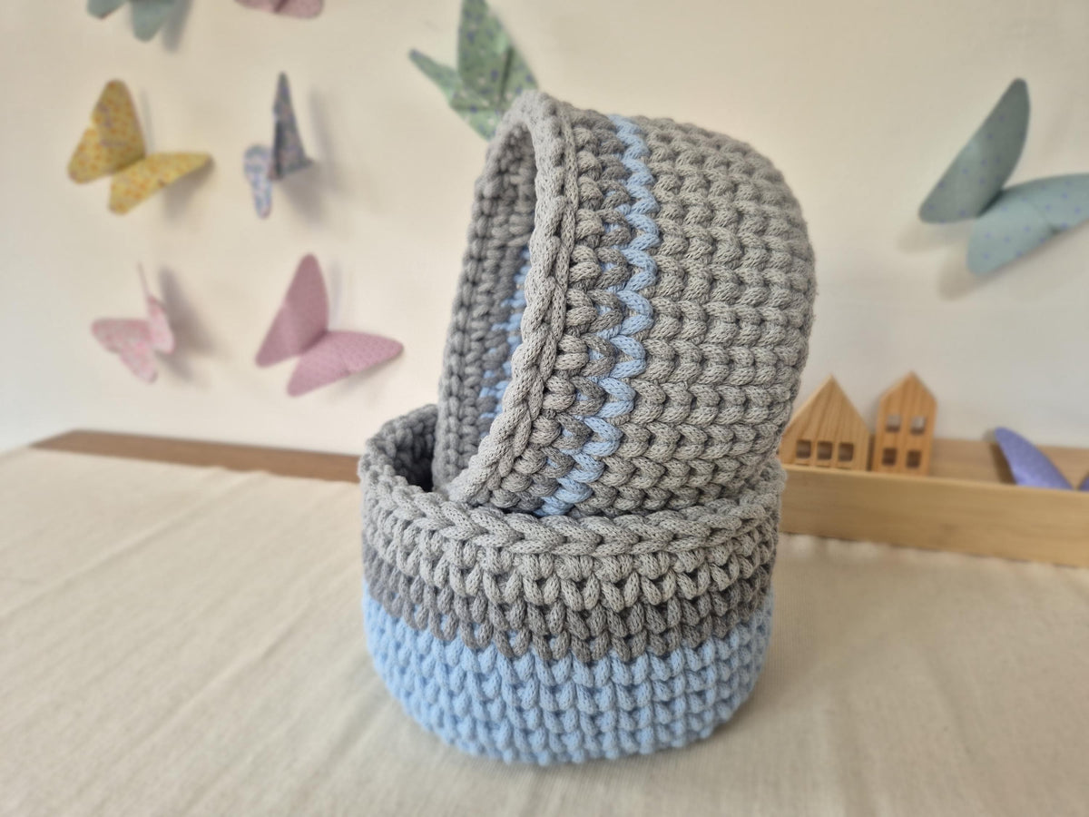 Dreifarbiger Häkelkorb aus Baumwollkordel mit Polyesterkern, 20 cm breit
